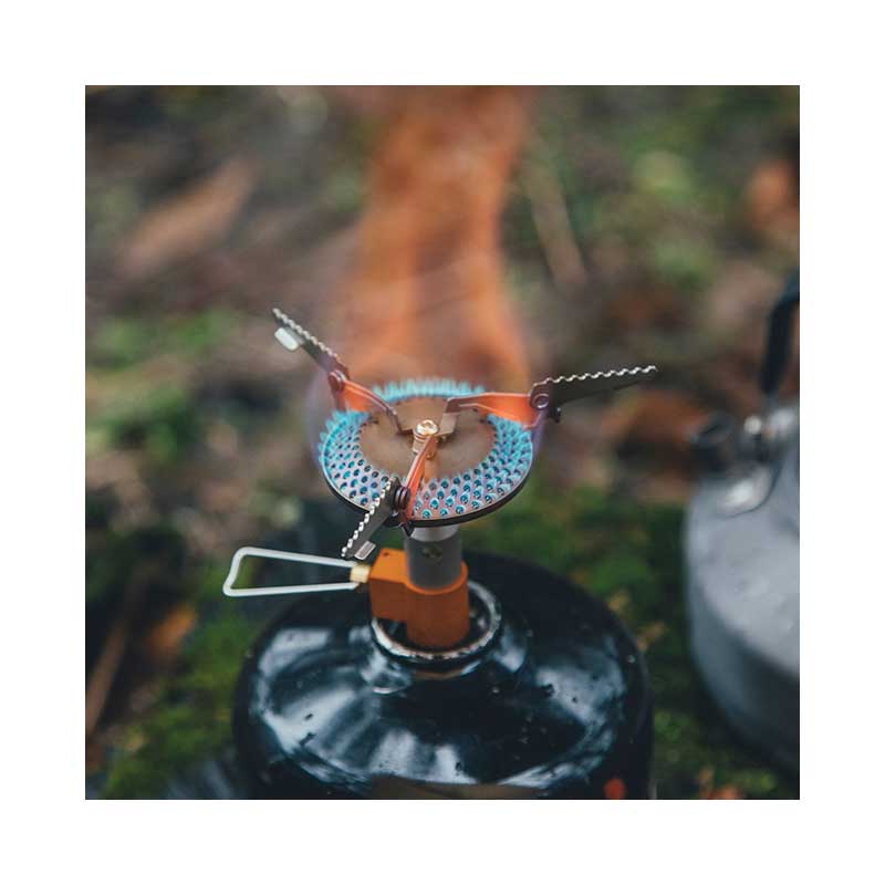 FireMaple Mini FMS-116T Titanium Gas Cooker in use
